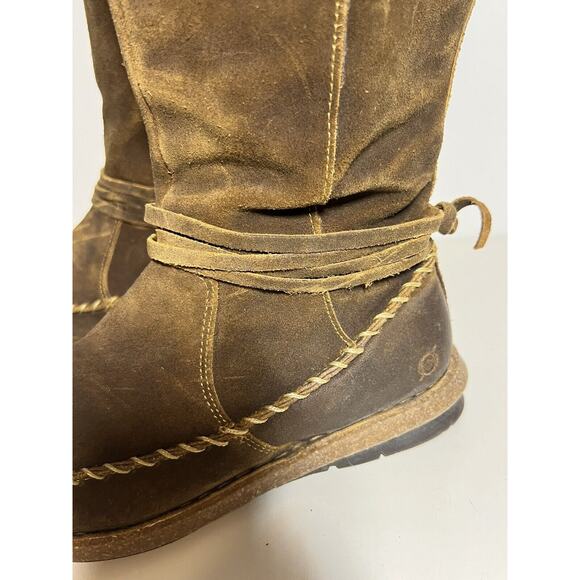 Born EUC Brown Distressed Suede Torrey Tall Moccasin Boot Size 6.5 US 37 EU - Picture 3 of 6